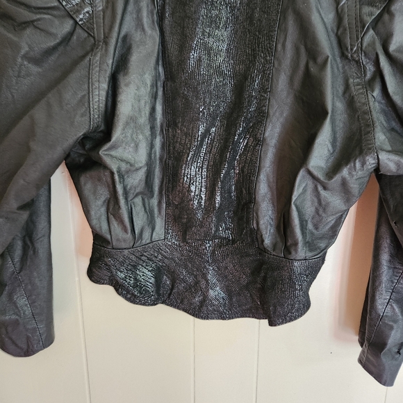 Leather Jacket vintage 80s 90s crop cropped big wide shoulders tapered black S - Picture 7 of 14